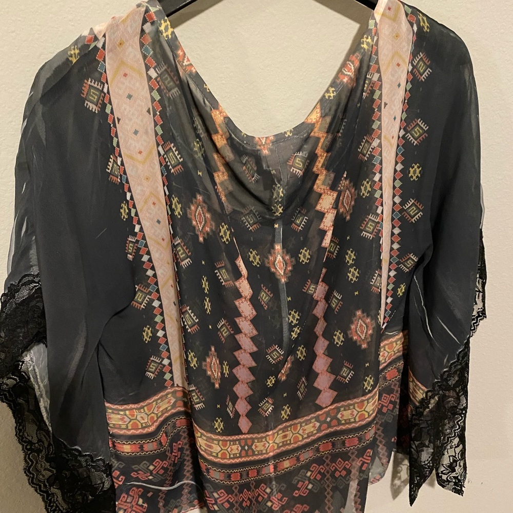 Print lace blouse
